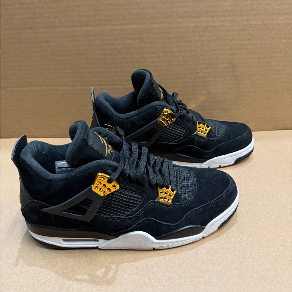 Jordan 4 Royalty- size 11